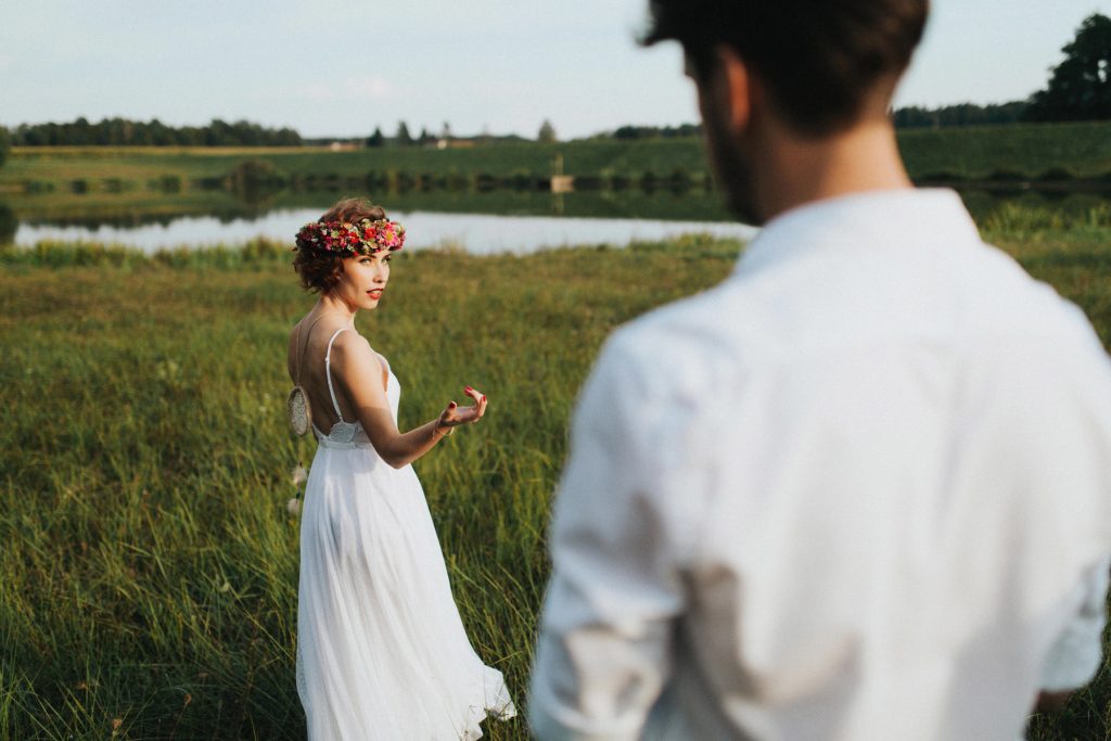 Boho bride wedding photosession, dream catcher wedding gown flowers
